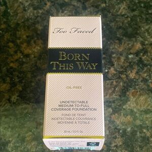 Too Faced Born This Way Foundation